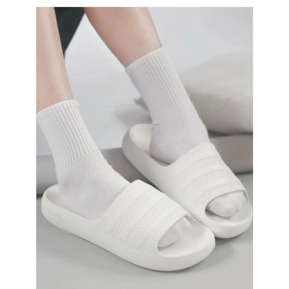Adidas Off-White Adilette Ayoon Slides, Women’s size 10, NWT No box floor sample